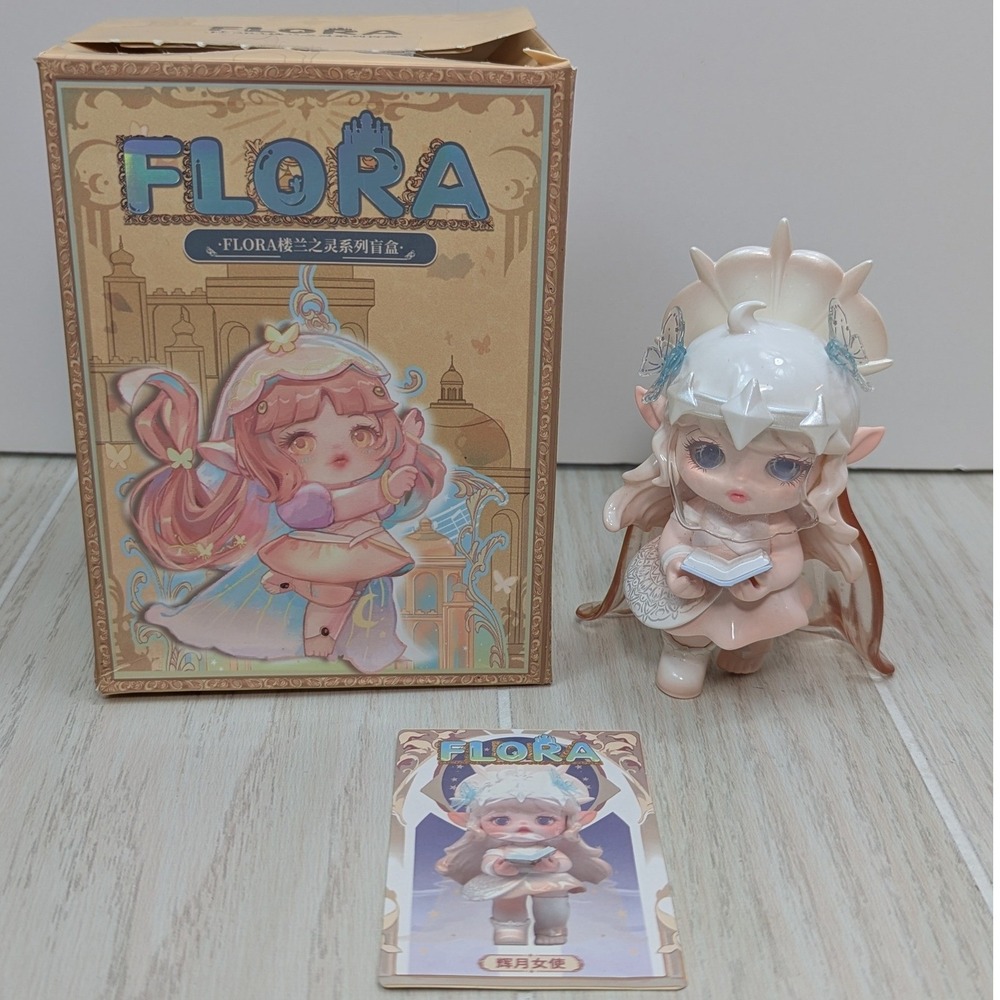 PINYUN Flora The Spirit Loulan Lady of the Shining Moon Maid white reading book